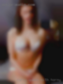 Curvy Queen horny girls Fresno with enough to hold on to!